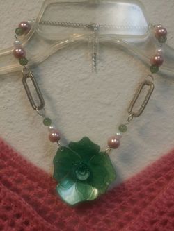 Pink poncho with pink and green necklace (One Size)