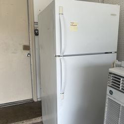 Frigidaire Refrigerator & Freezer 