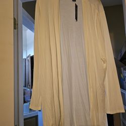 New womans size 3x White cardigan (95%Rayon 5% spandex)

