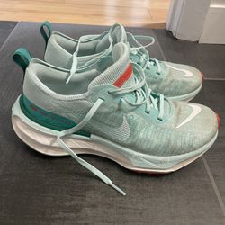 Nike Running Zoom X Invincible 3 Size 8.5