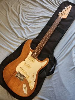 Johnson Del Mar JS-800 Electric Guitar – Natural Finish – $100 obo