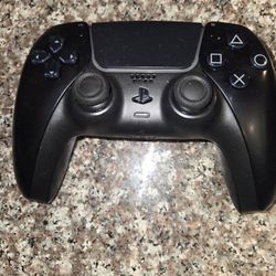 Black PS5 Controller