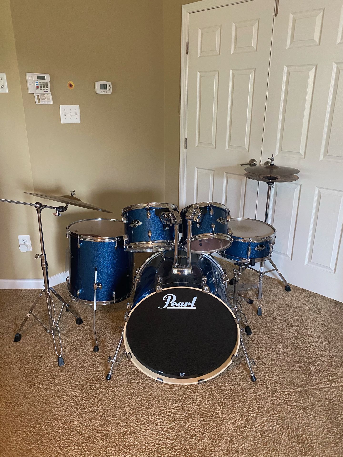 Pearl 5 piece Drum Set