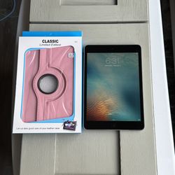 Apple iPad Mini Tablet Bundle 