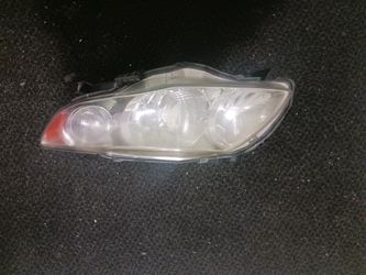2010 Toyota Corolla Driver Side Headlight