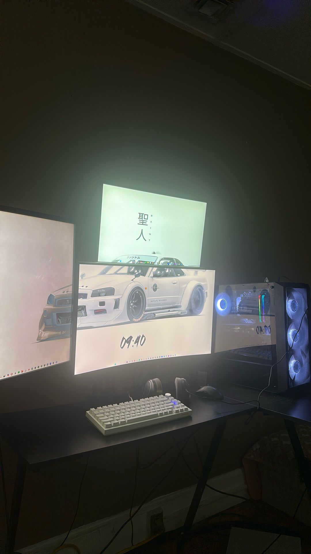 Entire Setup 3 Monitors + PC