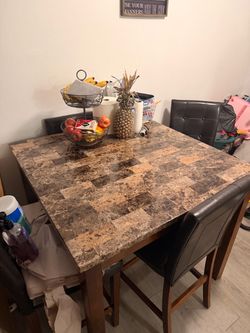 Dining table set