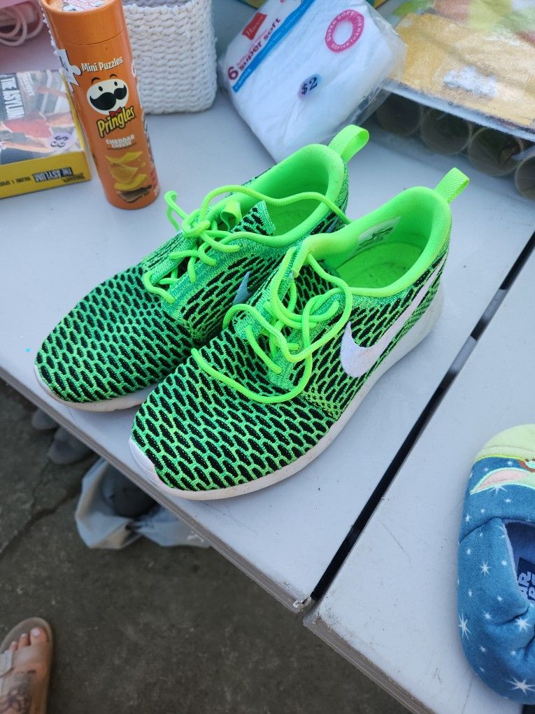 Like New Nike size 7