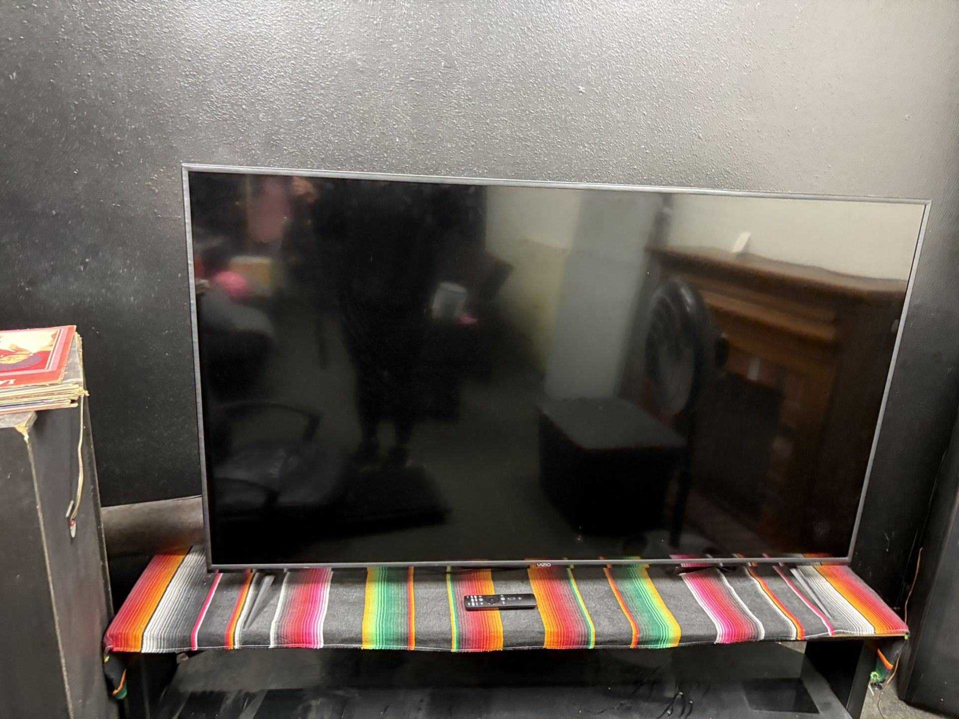 MOVING OUT SEND OFFERS LG TV 60 Inch