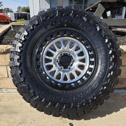 17" KMC rims w- 35x12.50R17 Toyo Open Country MT tires 