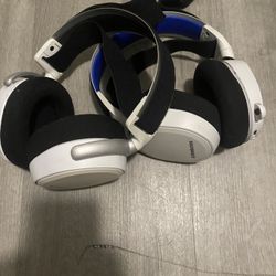 2 steel series headsets 