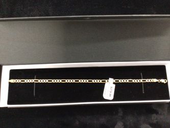 Gold 2-Tone Figaro Bracelet  10k  2dwt  7”