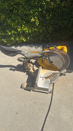 DeWalt mider saw