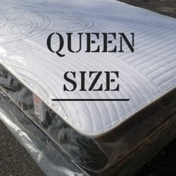 NEW QUEEN SIZE SET MATTRESS AND BOX SPRING-2PC