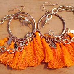 2 Pairs Fashion Earrings. 