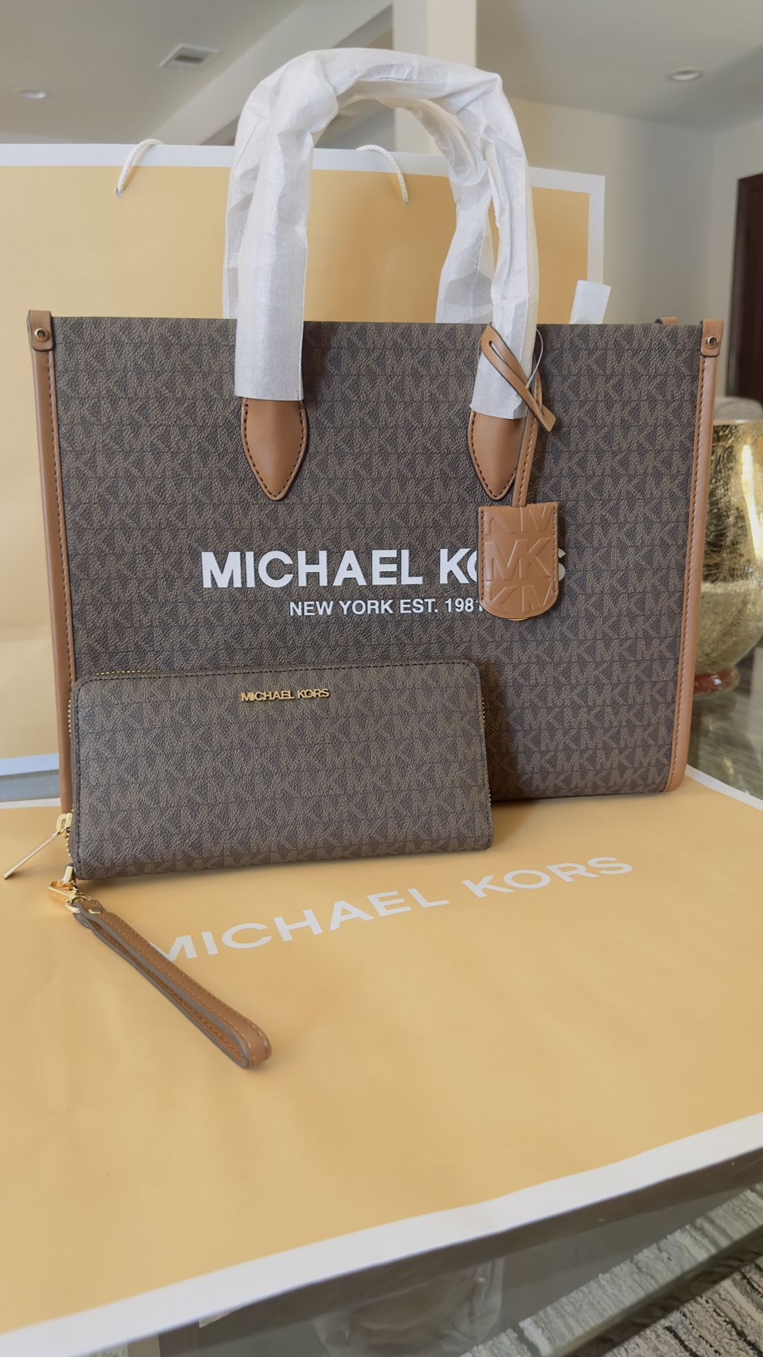 💯Authentic!!! Brand New!!! Michael Kors Mirella Medium Tote Purse