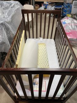 Summer 15700 Standard Size 27 1/4” in. X 51 5/8” in. Sweet & Simple Nursery Brown Crib With Mattress And Pads