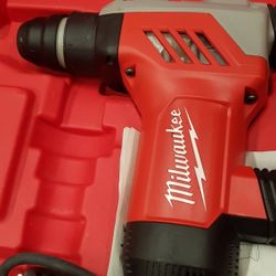 MILWUAKEE CORDED SDS PLUS ROTARY HAMMER NEW 