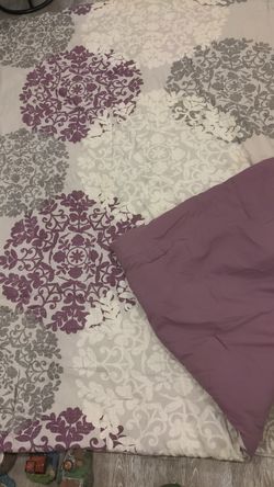 Purple/ grey floral Full/queen comforter
