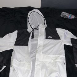 White North face Windbreaker Size Small In Men’s 