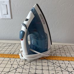 Black and Decker Iron