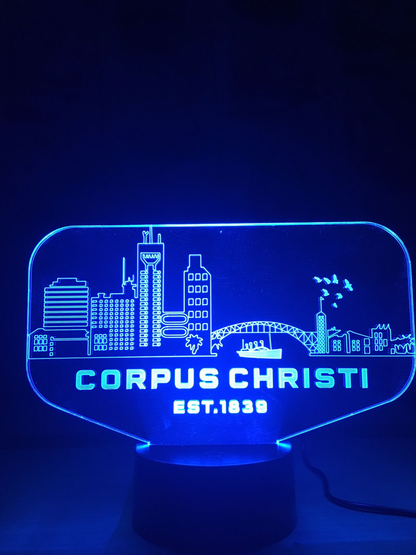 Great memory piece or souvenir. Brand new extremely nice 7 color Changing Corpus Christi Harbor Bridge light also City Scene 3 modes takes 3 AA Batte