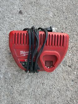 Milwaukee M12 Lithium-Ion Battery Charger