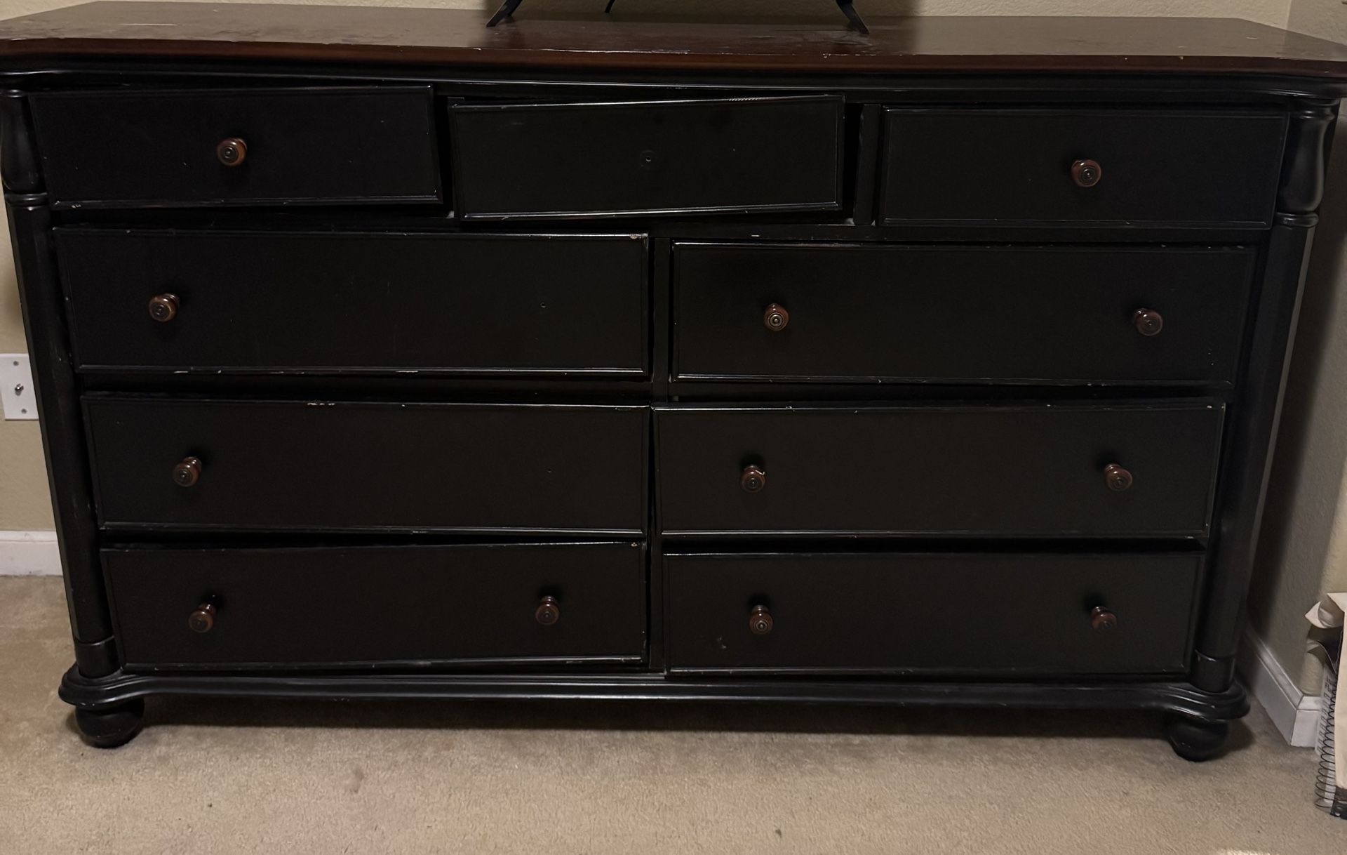 Dresser - FREE