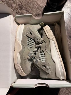 Air Jordan 4 Retro Olive/Sage Sneakers