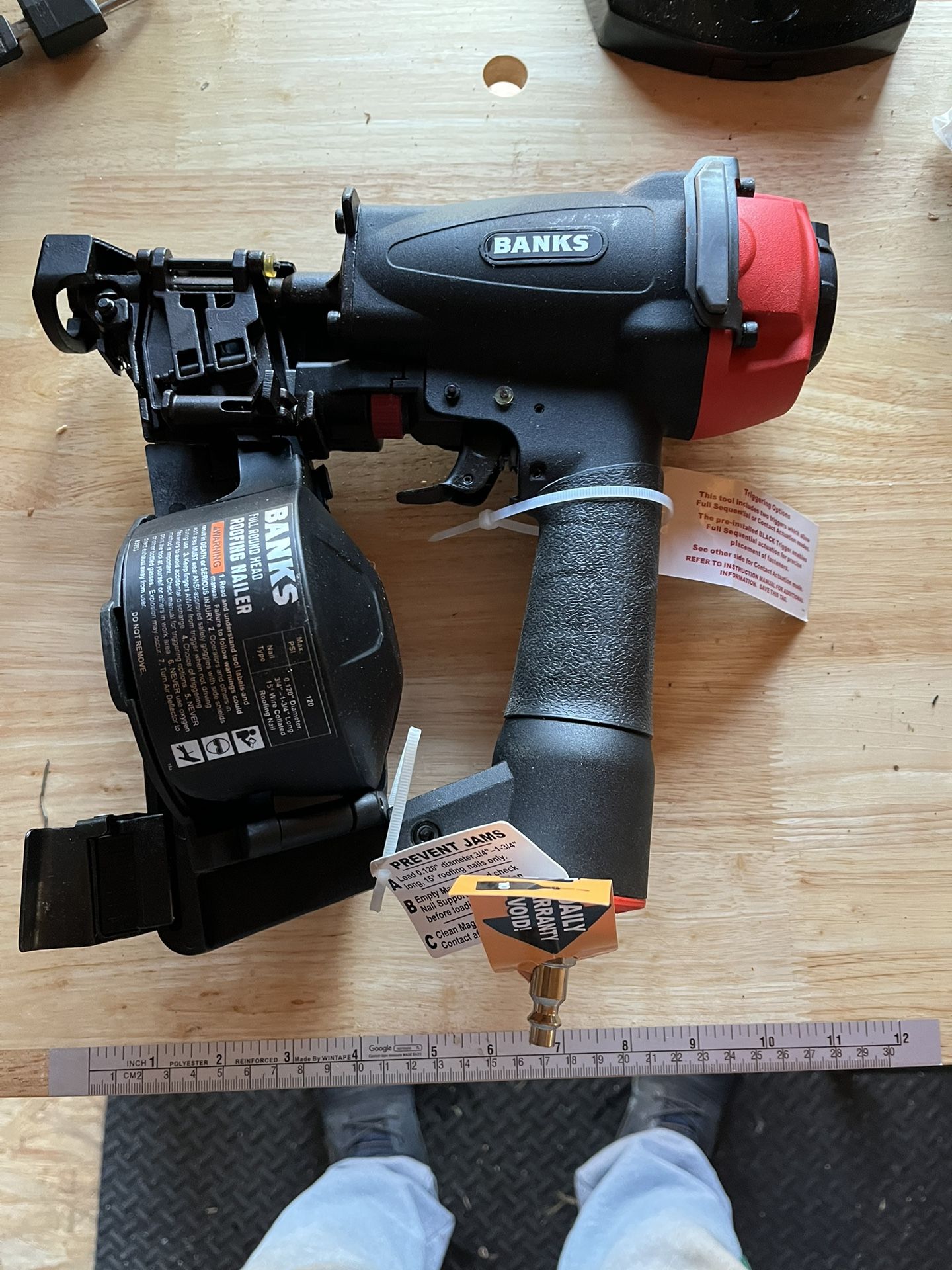 New Roofing Nail Gun. Brand New  Case Of Nails Included