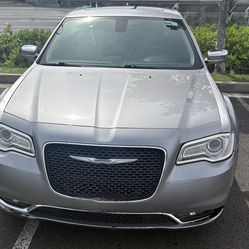 2016 Chrysler 300c, v6,silver, 4 doors