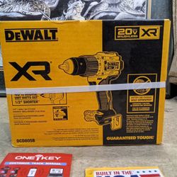 NEW DEWALT 20V XR 1/2 HAMMER DRILL 