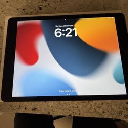 iPad (9th Generation) 64GB with Apple Pencil and Smart Keyboard