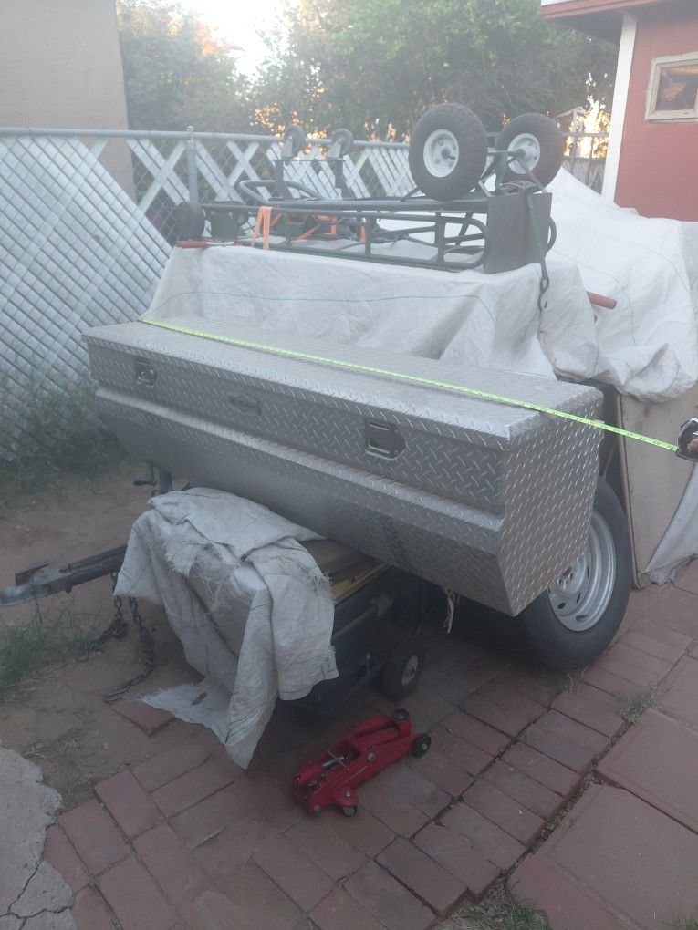 ALUMINUM TRUCK TOOL BOX