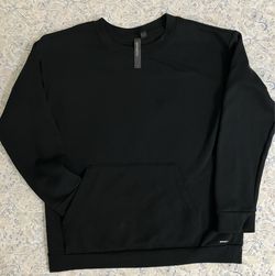 Women’s crewneck