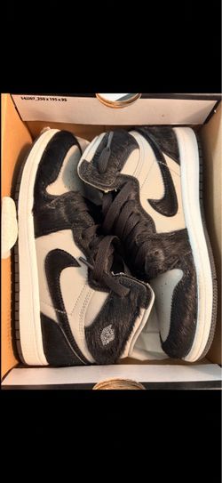 Jordan 1s : YOUTH SIZE