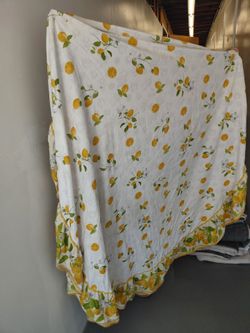 Round tablecloth