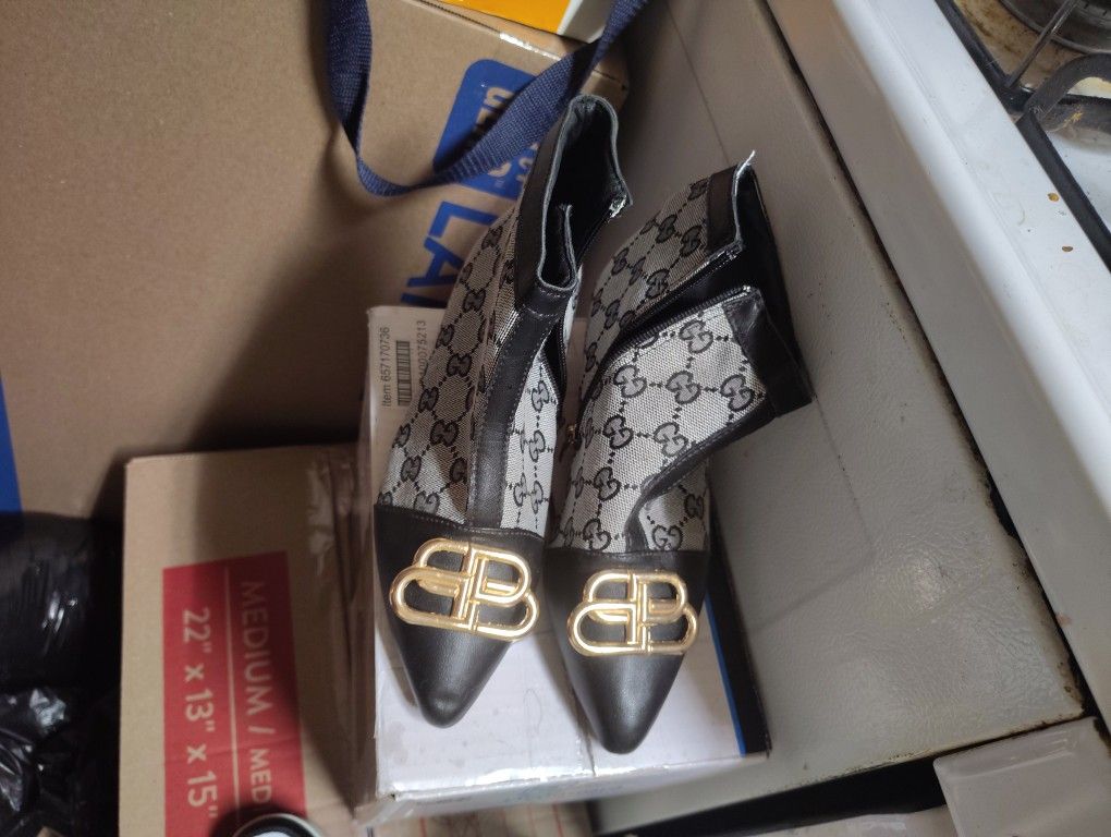 Size 6.5 Ankle Boots 85