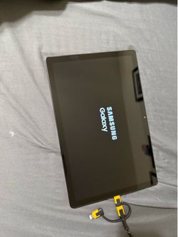2022 Pink Samsung Galaxy Tab A8 10.5 screen