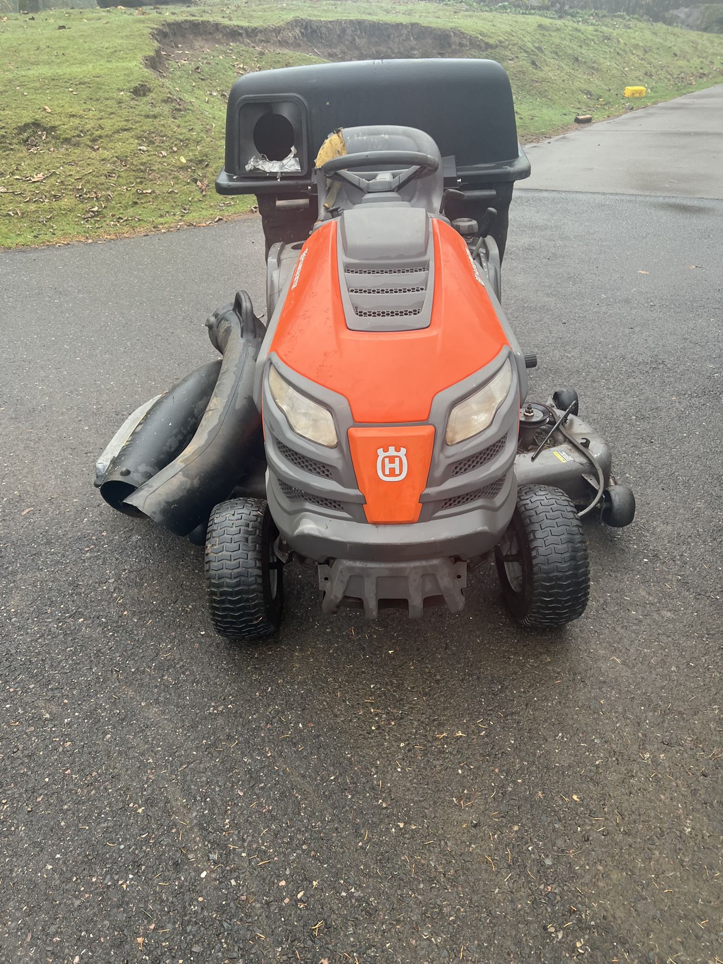 Husqvarna Riding Mower Had Tripple Bagged 54 Inch Deck