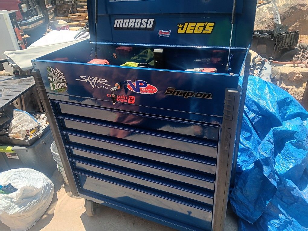 SNAP ON TOOL BOX