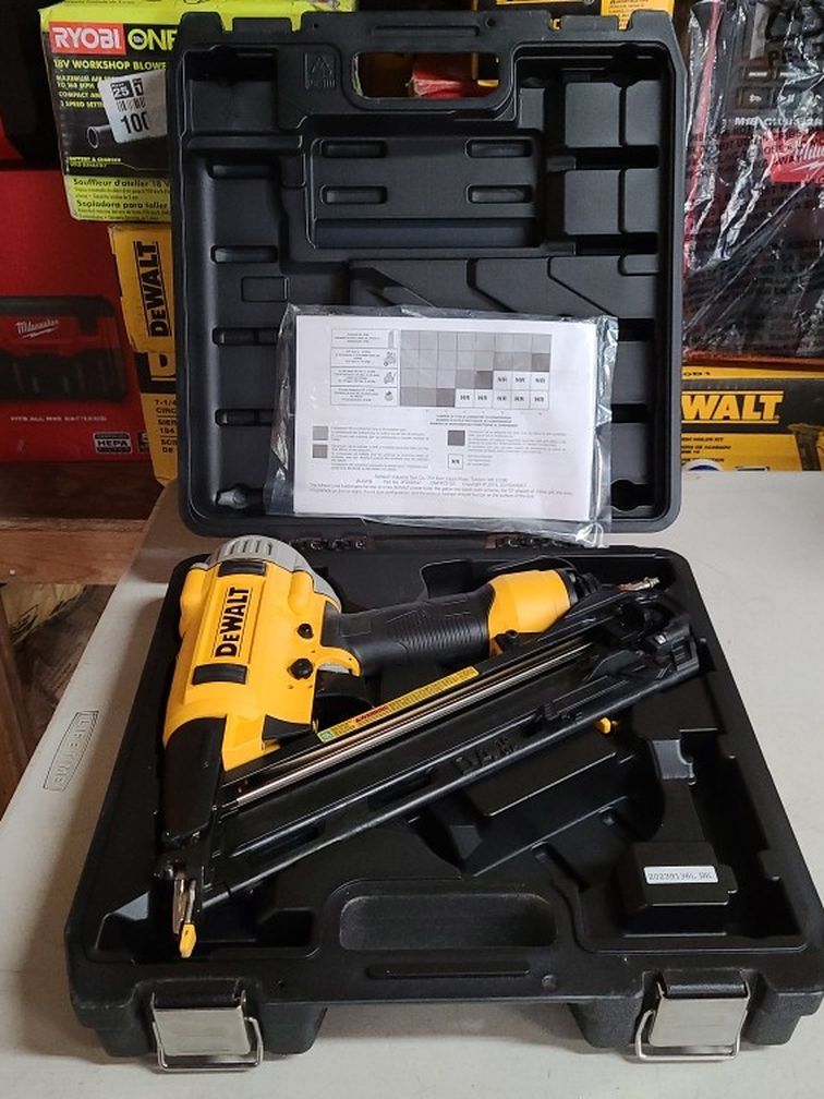 DEWALT Pneumatic 15-Gauge DA Nailer