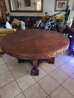 Antique wood  round table whit extension  5 feet diameter