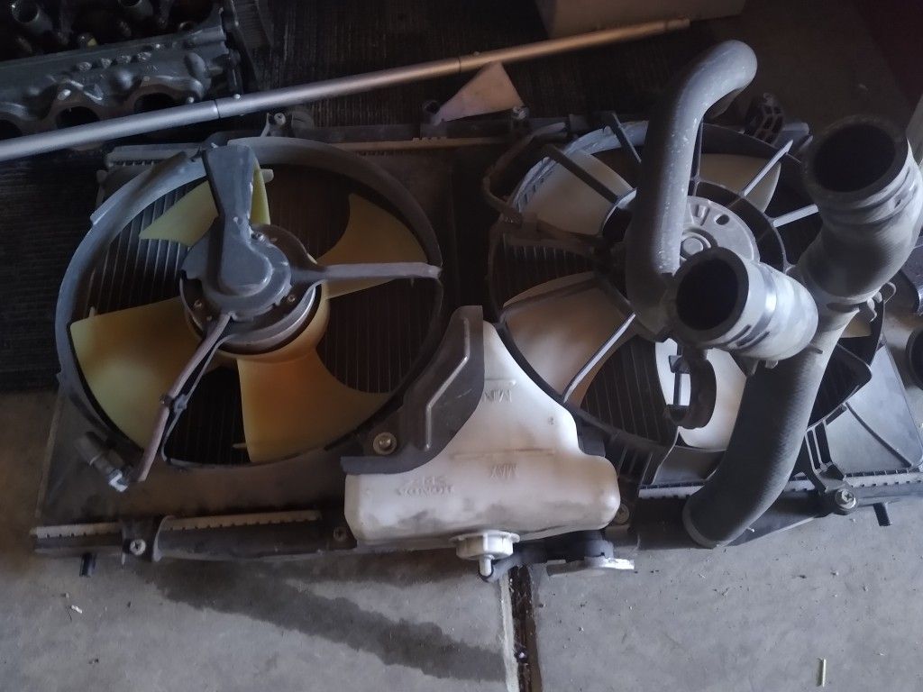 07 Honda Accord radiator with fans