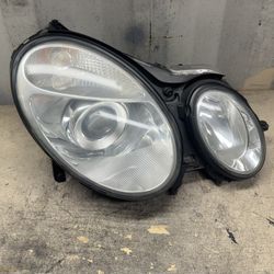 2003 2004 2005 2006 Mercedes-Benz E320 Right Passenger Side Headlight OEM
