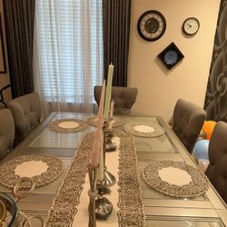 Dining Table & 8 Chairs 