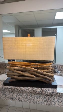 driftwood table lamp”.