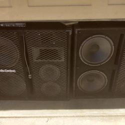 Audio Centro Speakers