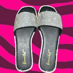 New Women's Sandals Size 10