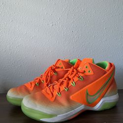 UM Hurricane Nike shoes, size 10